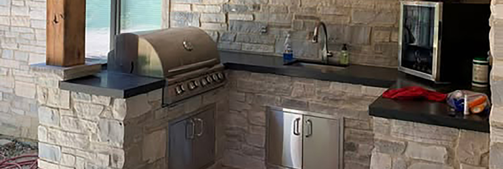 stone work on an outdoor kitchen